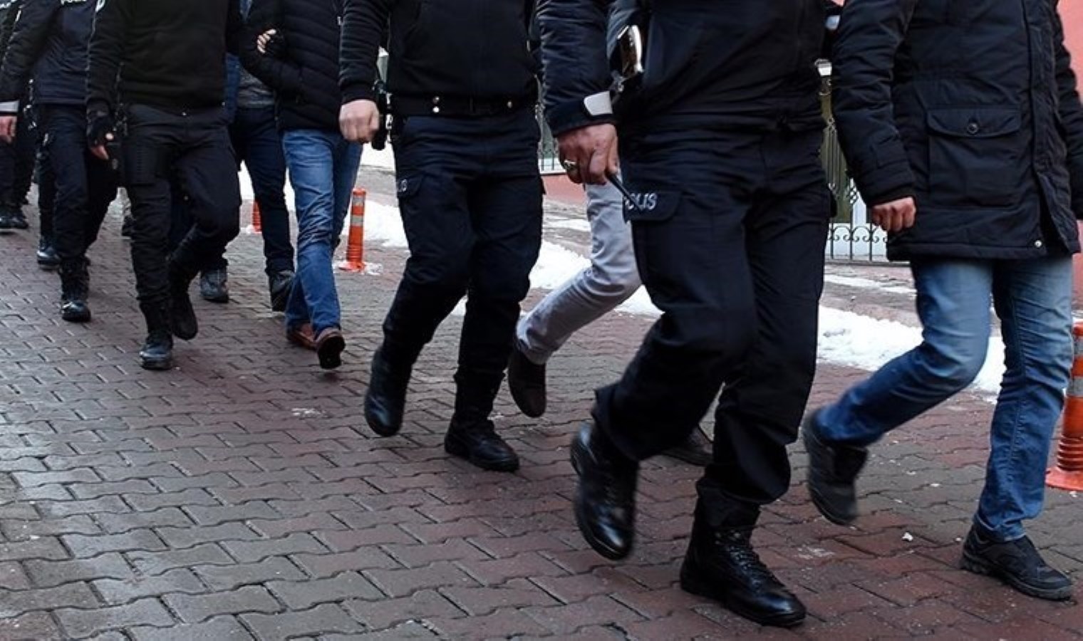 Bakan Ali Yerlikaya açıkladı… İstanbul merkezli 4 ilde ‘Kuyu-11’ operasyonları: 61 şüpheli yakalandı